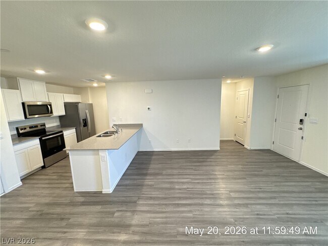 Building Photo - 4916 Apple Mesa Ave