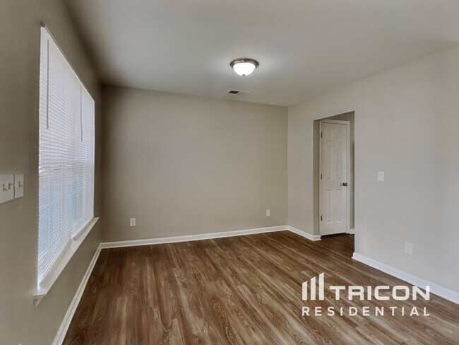 Building Photo - 5028 Hildreth Court