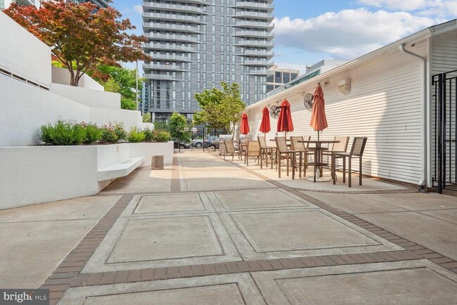 Foto del edificio - 1530 Key Blvd