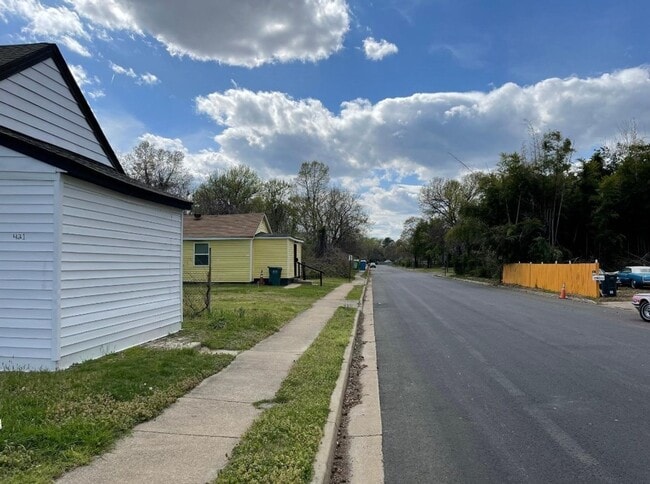 Photo - Cozy 2bd/1bath with Big Yard House