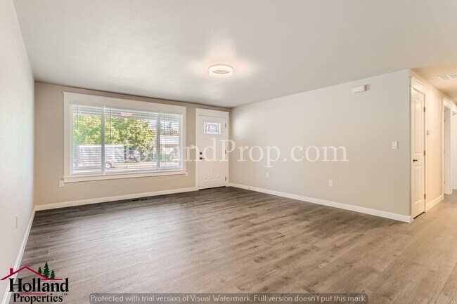 Foto del edificio - Fully Remodeled 3 bed/2 bath Single level ...