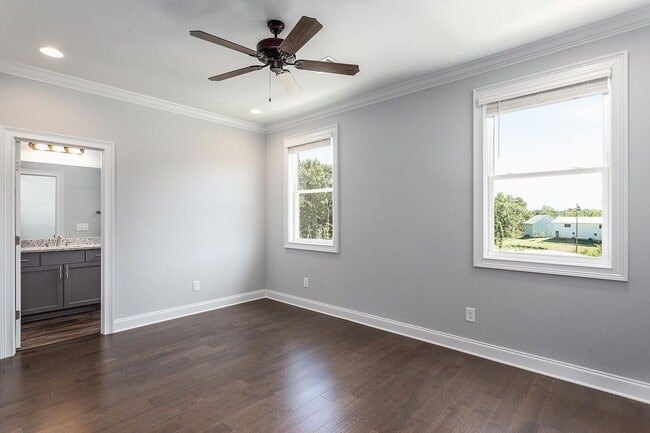 Building Photo - Condo at College Oaks Available For Short ...