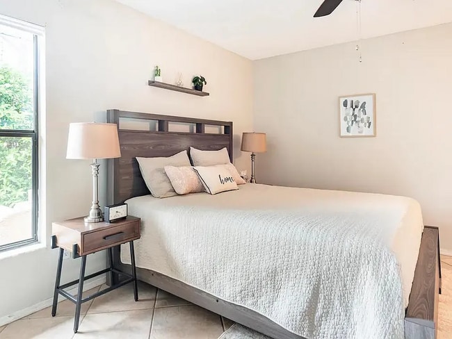 Photo - 134 Lakepointe Cir Townhome