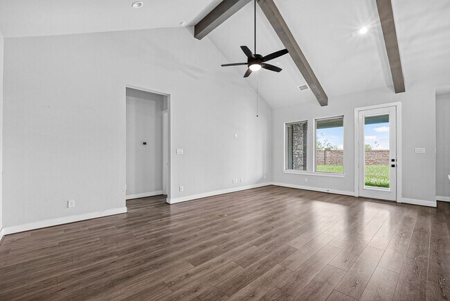 Foto del edificio - 2600 Golden Palms Ln