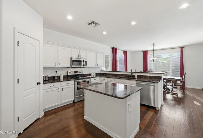 Building Photo - 374 N Scott Dr