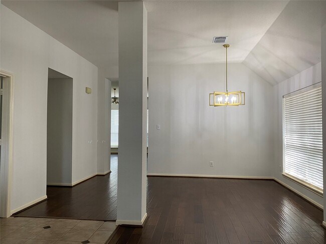 Foto del edificio - 22502 Bristolwood Ct