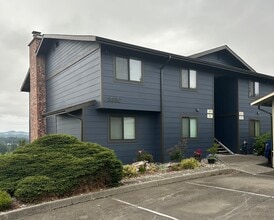 Building Photo - 3330 Narrows View Ln NE