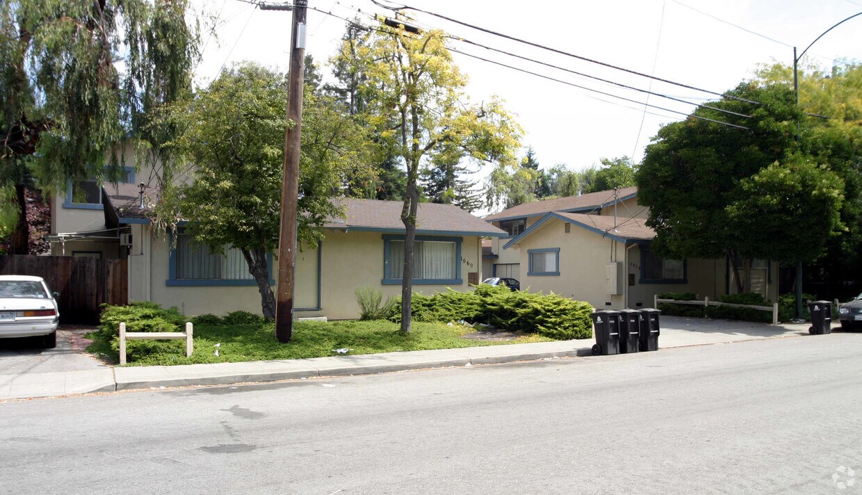 Building Photo - Baker Mountain View Apartments