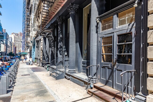 Entrance - 75-77 Leonard St