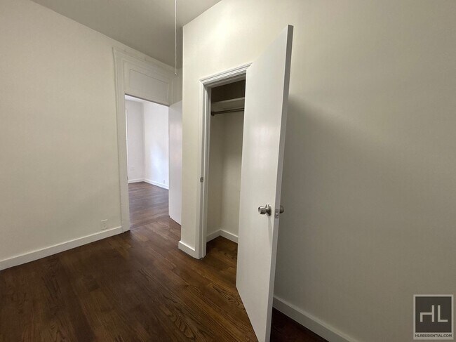 Building Photo - YORK AVENUE