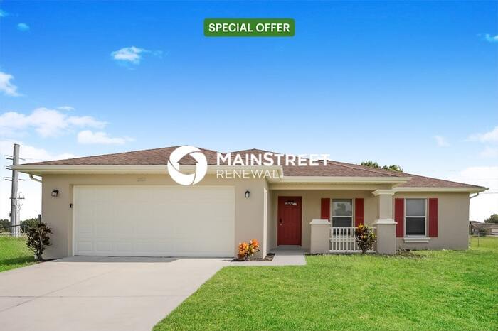 Foto principal - 3 Bedroom Pet-Friendly Home in Cape Coral,...