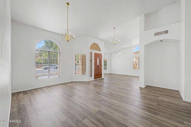 Foto del edificio - 3103 N Meadow Ln