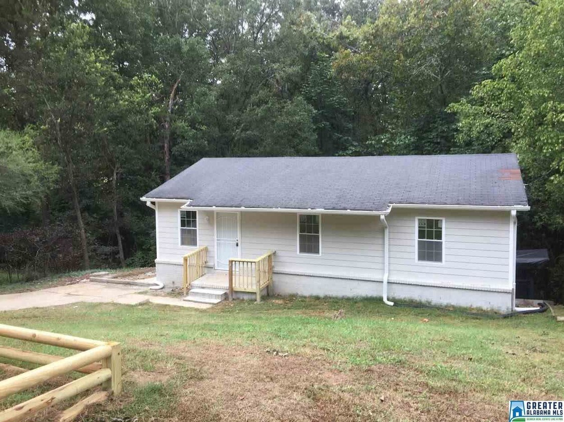1829 5th Way NW, Center Point, AL 35215 House Rental in Center Point