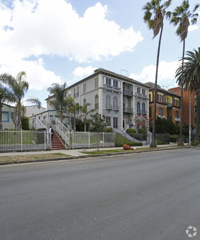 Foto principal - 846 S Catalina St