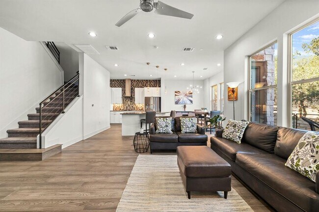 Foto del edificio - 8110 Ranch to Market Rd 2222