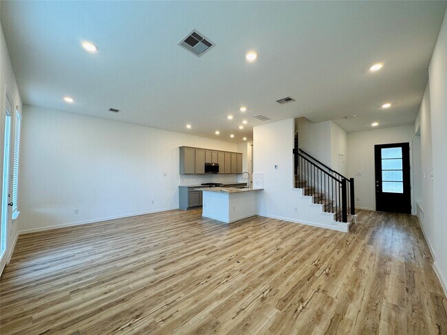 Foto del edificio - 4143 Champlain Wy