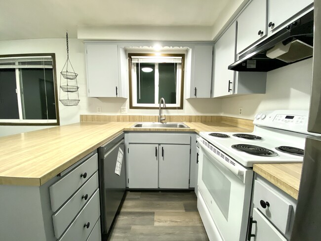 Foto del edificio - 3238 Lyon St SE