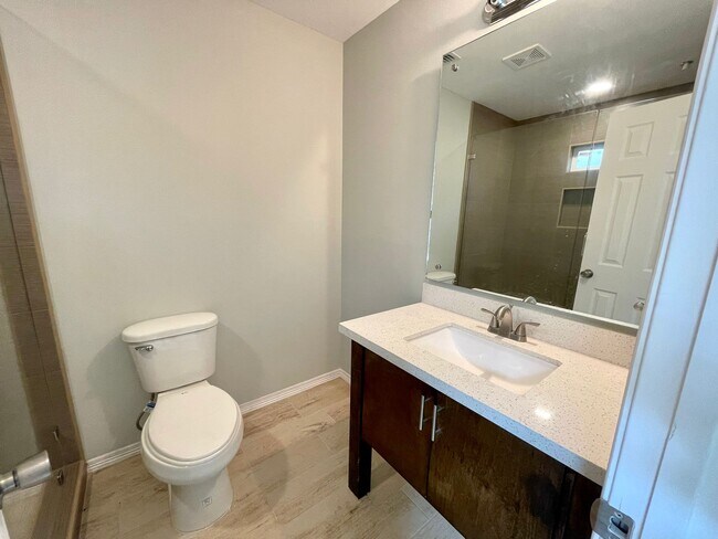 Building Photo - 2802 Primrose