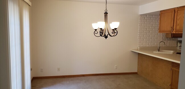 Foto del edificio - 123 Woodview Dr