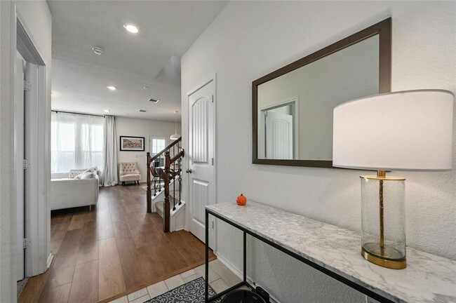 Building Photo - 8101 Knoxville Trl