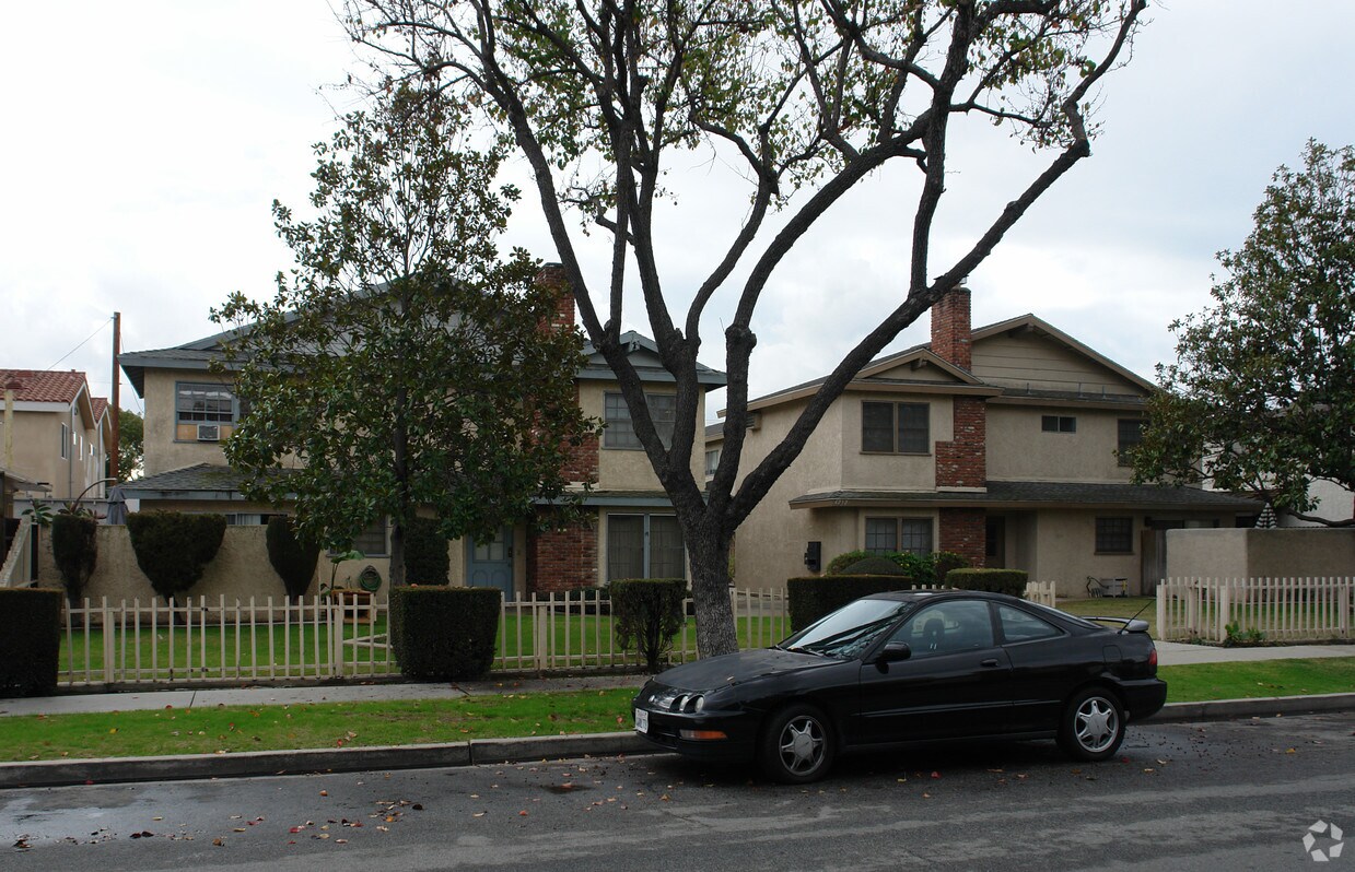 Foto del edificio - 4212-4222 Howard Ave