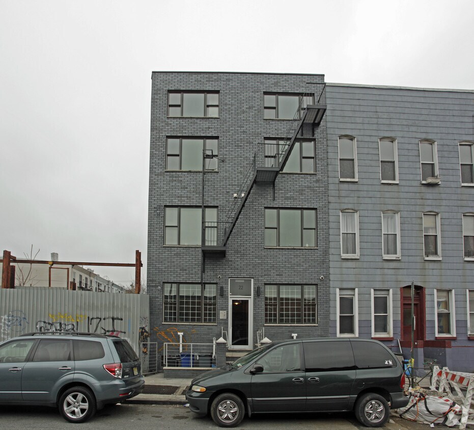 Building Photo - 22 Harrison Pl