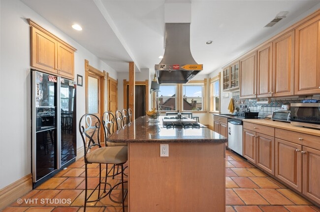 Building Photo - 3629 N Wayne Ave