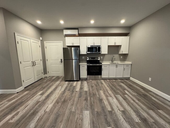 Foto del edificio - 1473 N Shore Rd