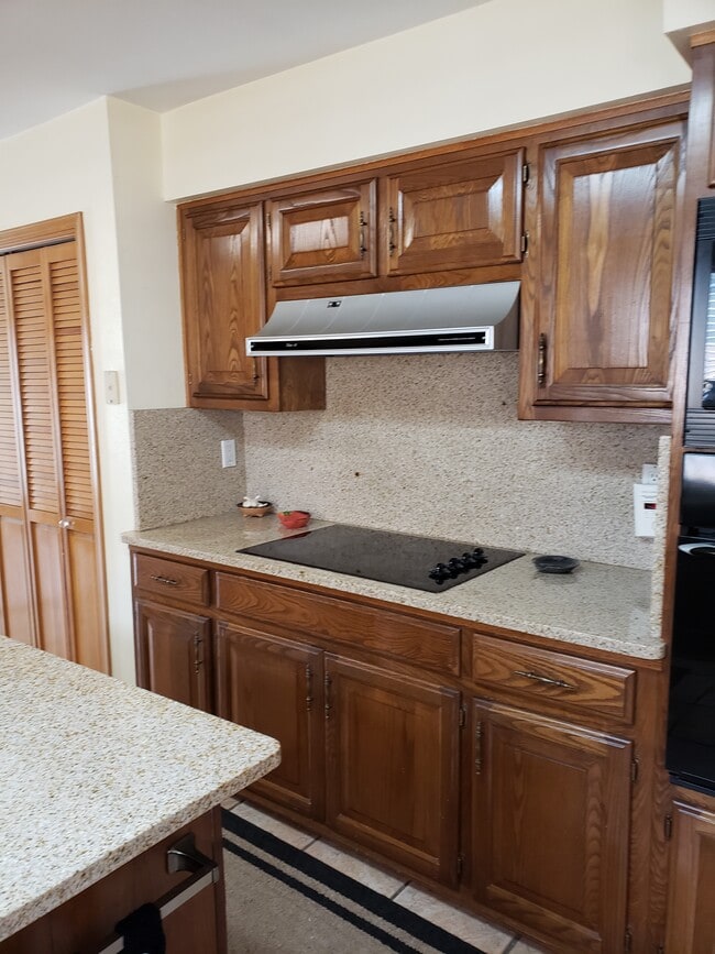 Building Photo - 9628 Merion Cir NE
