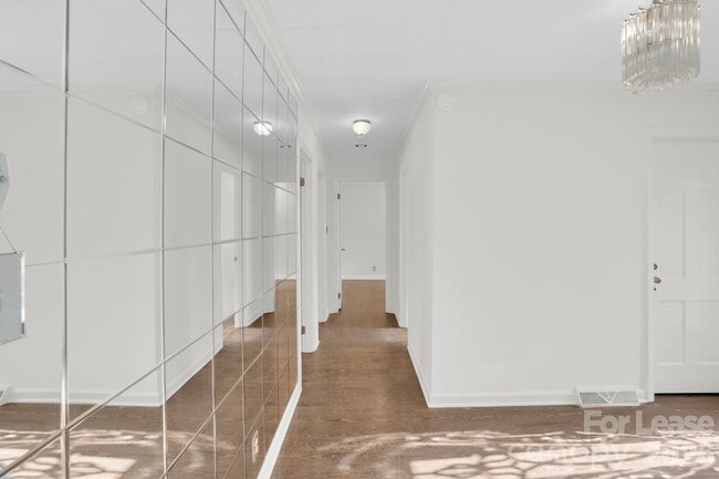 Foto del edificio - 408 Wilby Dr