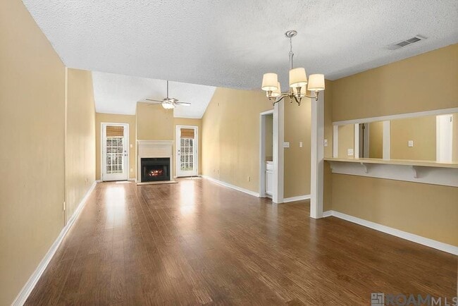 Building Photo - 8500 Bluebonnet Blvd