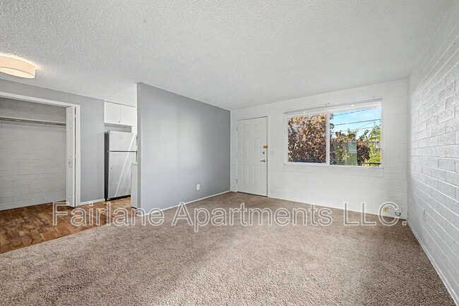 Foto del edificio - 428 E 5th Ave