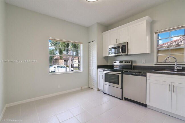 Foto del edificio - 945 SW 180th Terrace