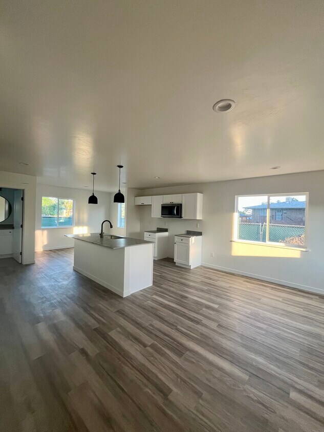 Foto del edificio - 1320 Elm Ave