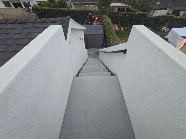 Building Photo - Beautiful new ADU for lease