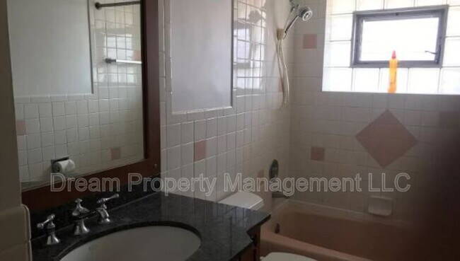 Foto del edificio - 8507 W Winnemac Ave