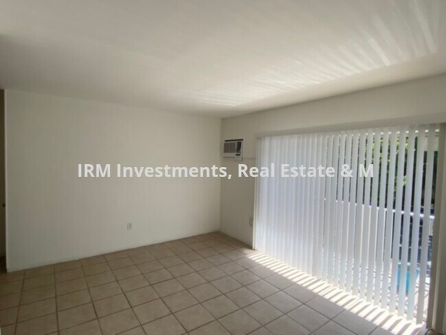 Foto del edificio - SPACIOUS 1BR/1BA CONDO WITH W&amp;D AND ASSIGNED PARKING