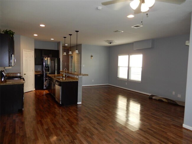 Foto del edificio - 17115 Wilthorne Gardens Ct