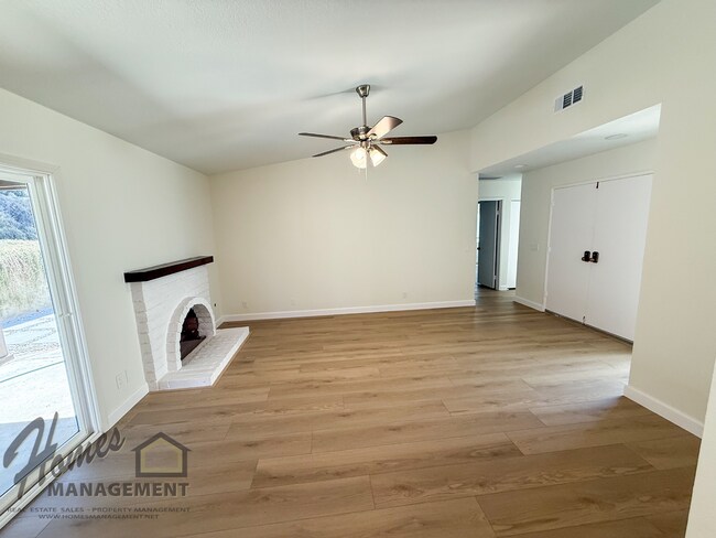 Foto del edificio - Homes Management - Escondido Home