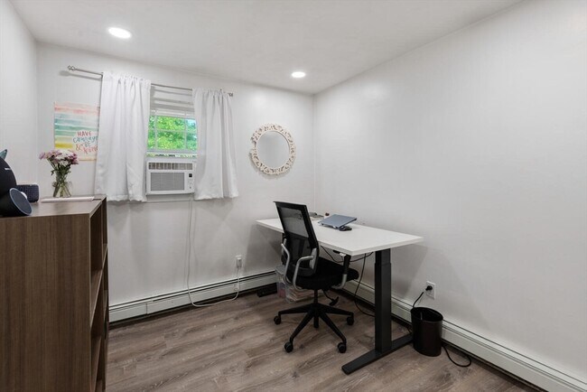 Foto del edificio - 18 Brookfield Dr