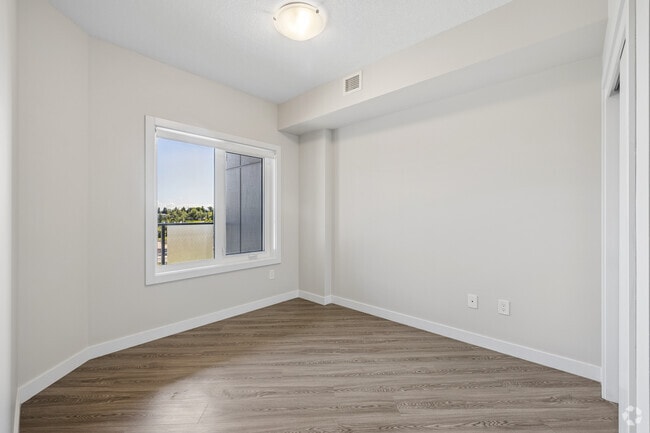 1BD, 1BA w/ Den - 553SF - 1st Bedroom - Kingsland Junction