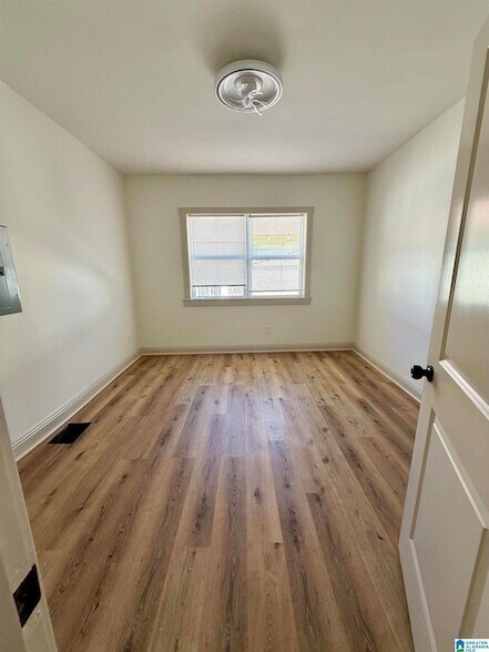 Foto del edificio - 212 Bankhead Hwy W