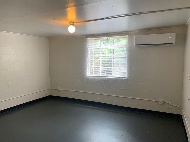 Foto del edificio - 558 Pulaski St