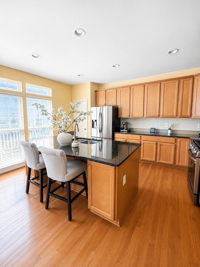 Building Photo - 15201 Torbay Way