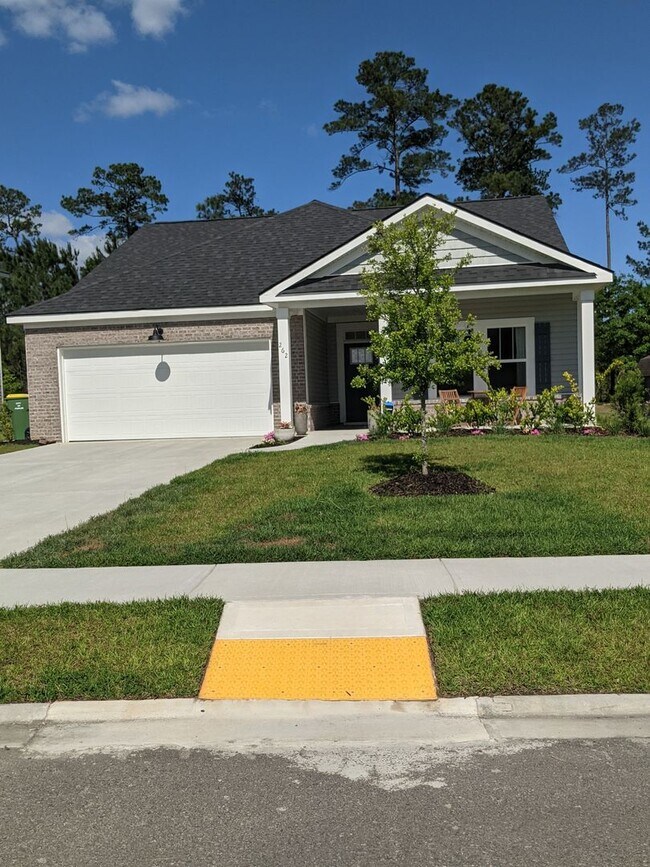 Foto del edificio - Available August 12th!!