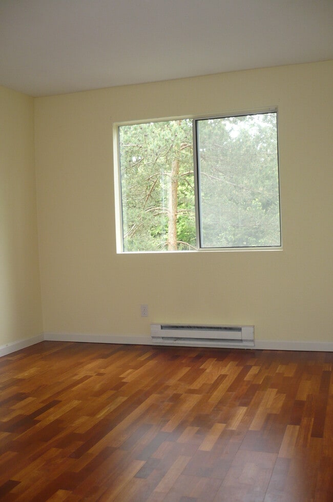 Building Photo - 742 Kirkland Cir