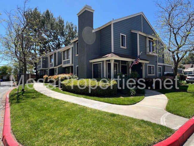 Building Photo - 8796 Pine Crest Pl