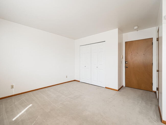 Building Photo - 4965 3rd St NE