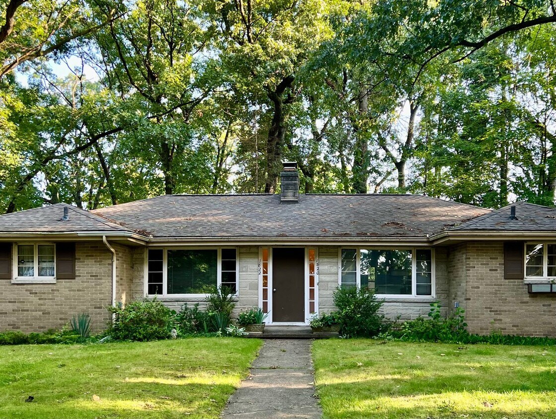 Foto principal - Two Bedroom Duplex in Kalamazoo