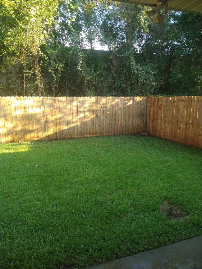 Foto del edificio - 217 Wildflower Ln
